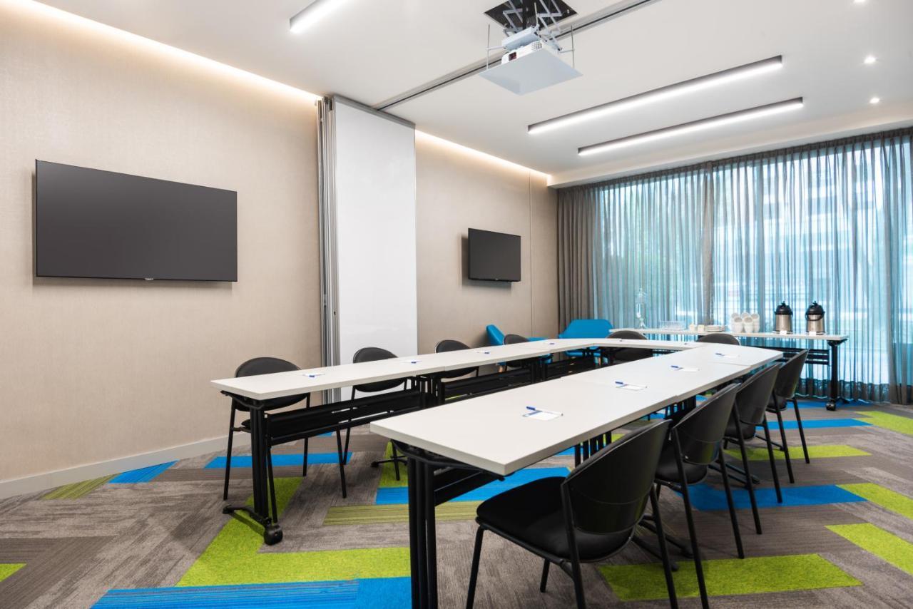 Holiday Inn Express Bogota - Parque La 93 By Ihg Екстериор снимка