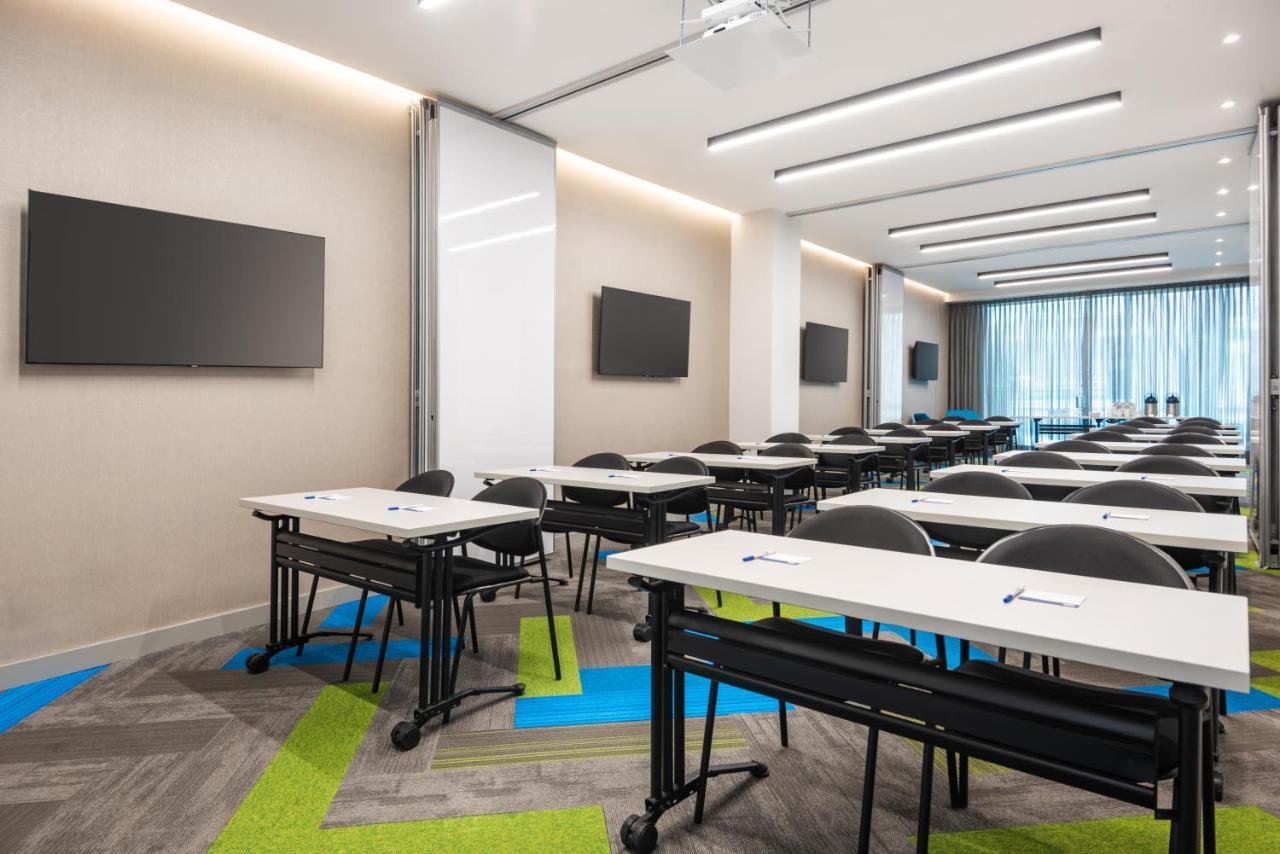 Holiday Inn Express Bogota - Parque La 93 By Ihg Екстериор снимка