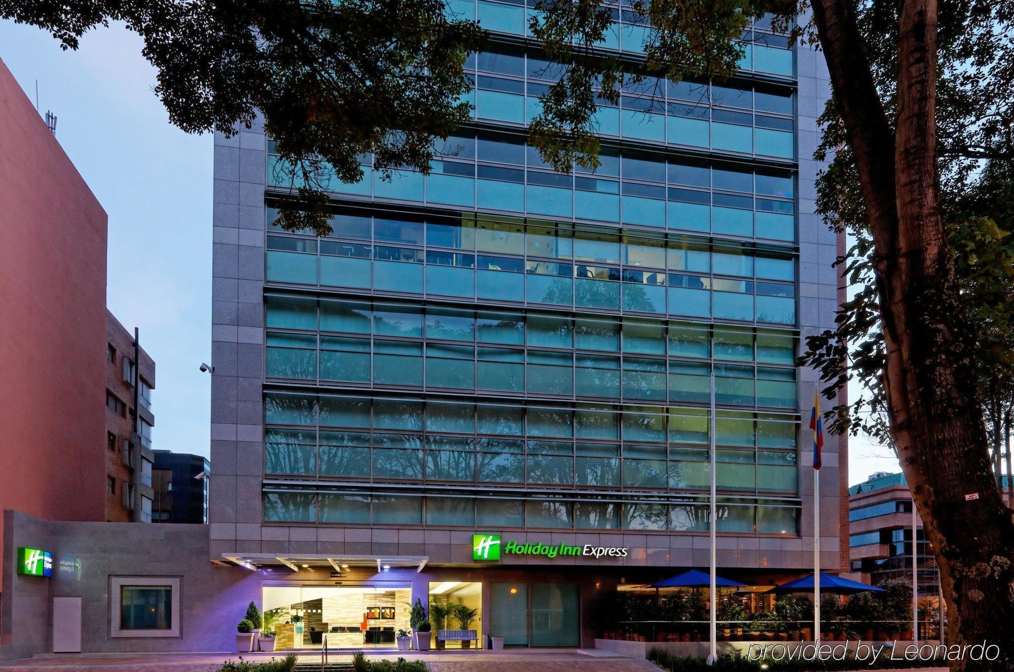 Holiday Inn Express Bogota - Parque La 93 By Ihg Екстериор снимка