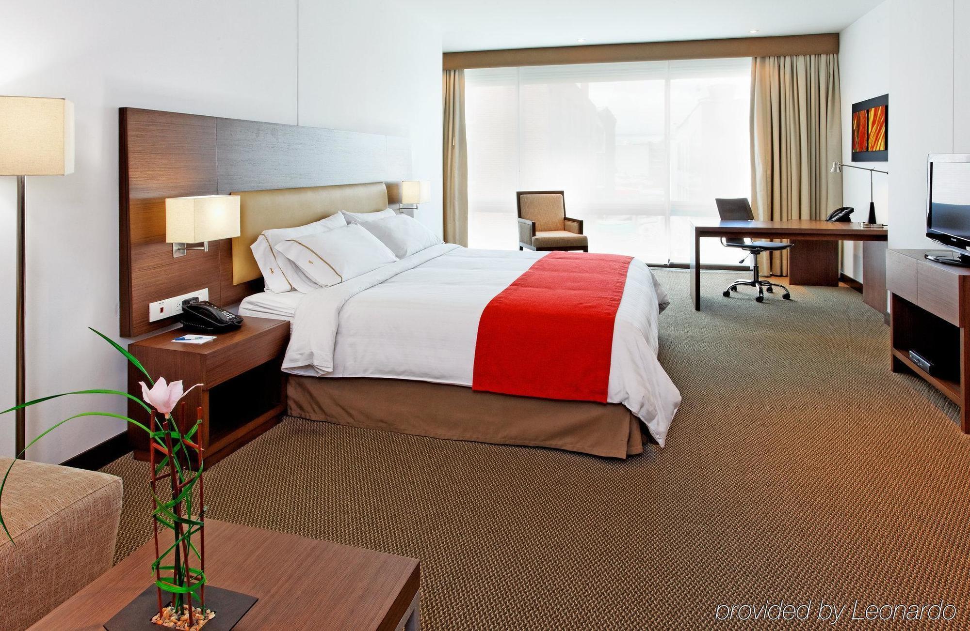 Holiday Inn Express Bogota - Parque La 93 By Ihg Екстериор снимка