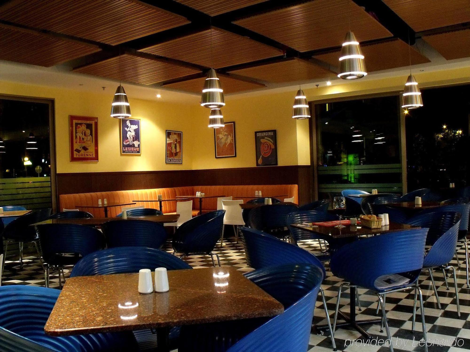 Holiday Inn Express Bogota - Parque La 93 By Ihg Ресторант снимка